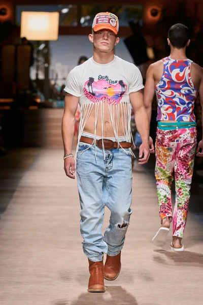Look 26